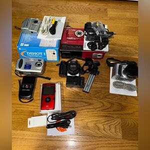 Lot Of 7 Mixed Digital Cameras​​​